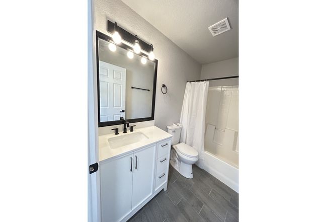 Preview of property located at 4328 N Salford Blvd