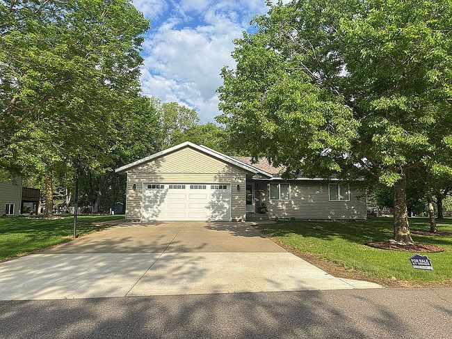Image of 405 Sun Cir