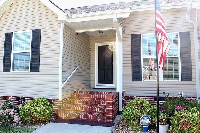 Additional photo 3 of property located at 244 Gladstone Dr