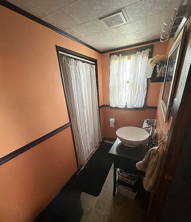 Photo of 108 Pennsylvania Ave, Mill Hall, PA