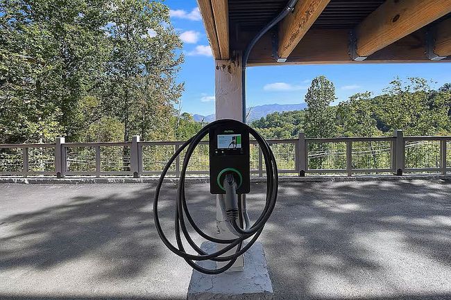 Photo of 854 Cliff Branch Rd, Gatlinburg, TN