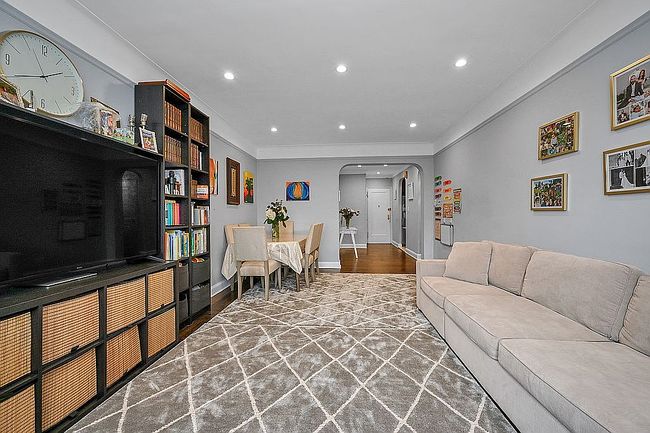 Photo of 11114 76th Ave Apt 411, Flushing, NY
