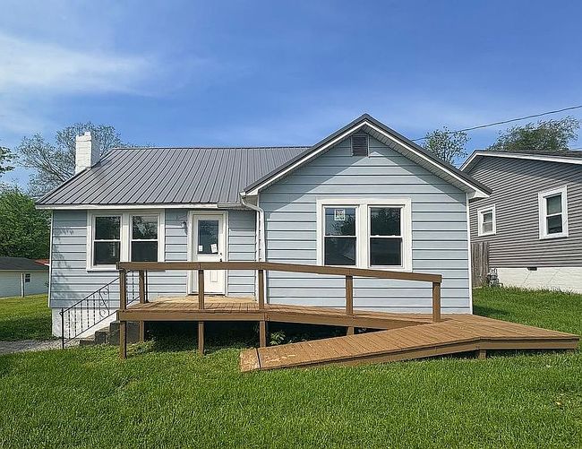 Preview of property located at 109 Lloyd St