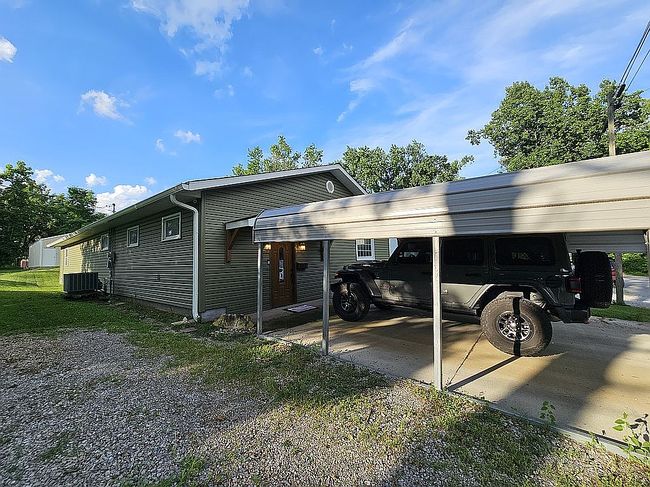 Photo of 858 E Benton St, Eldorado, IL