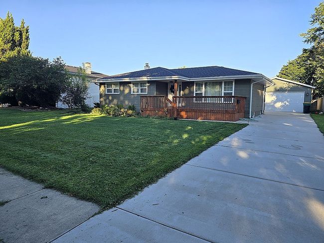 Photo of 9430 Oriole Dr