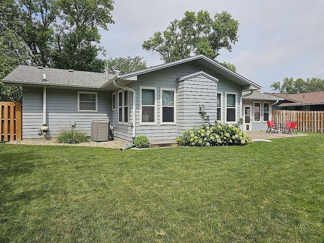 Photo of 2010 Roberts St, Yankton, SD