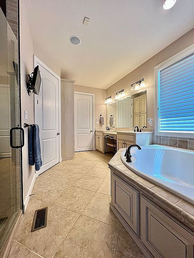 Preview of property located at 17153 Buck Run Ct