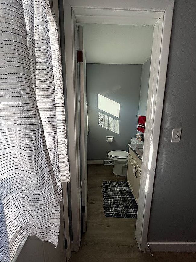 Photo of 138 E Maxwelton Dr, Des Moines, IA