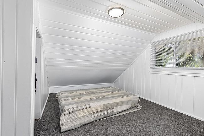 Additional photo 3 of property located at 11829 Chateau Ct