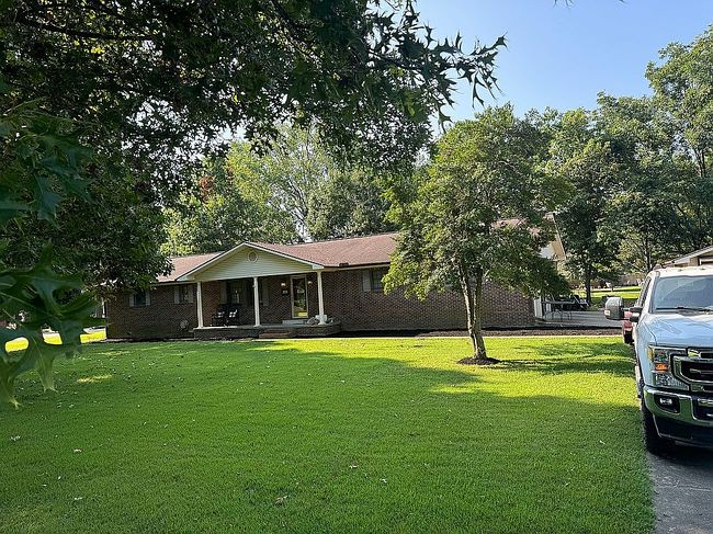 Photo of 460 W Hunts Rd