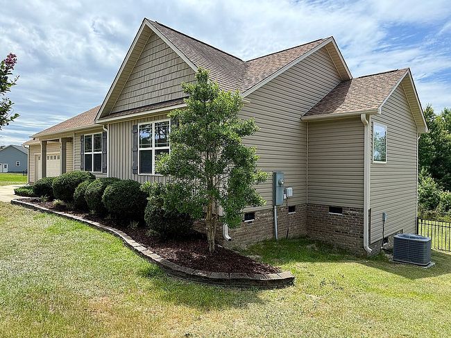 Photo of 28 Camden Dr, Angier, NC