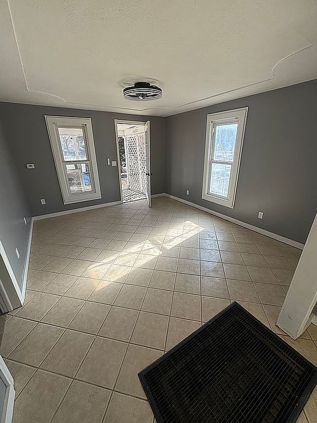 Image of 1201 N Orchard Ave