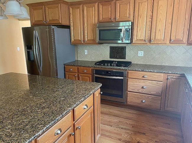 Photo of 106 Fairfax Cir, Sugar Grove, IL