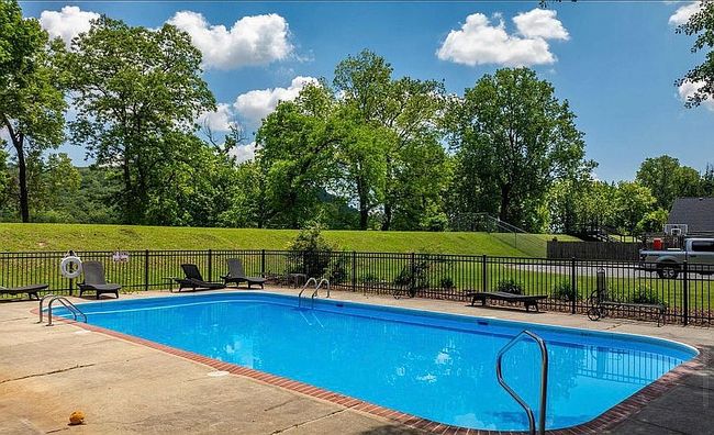 Additional photo 3 of property located at 2518 Riverfront Dr Apt 3