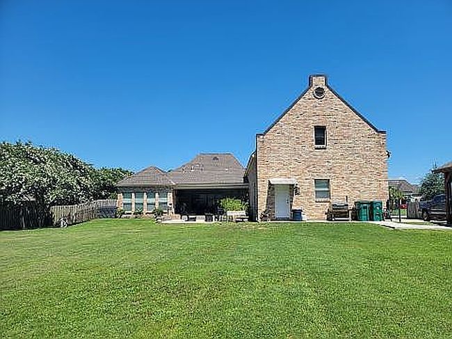 Photo of 9291 Pebble Beach Cir, Denham Springs, LA