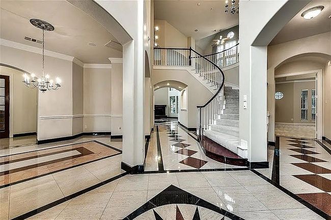 Preview of property located at 4395 Shamrock Dr