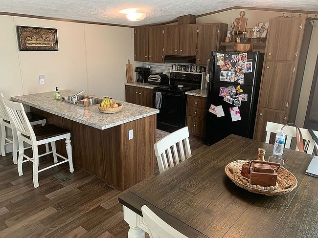 Additional photo 1 of property located at 2899 Sugarloaf Dr