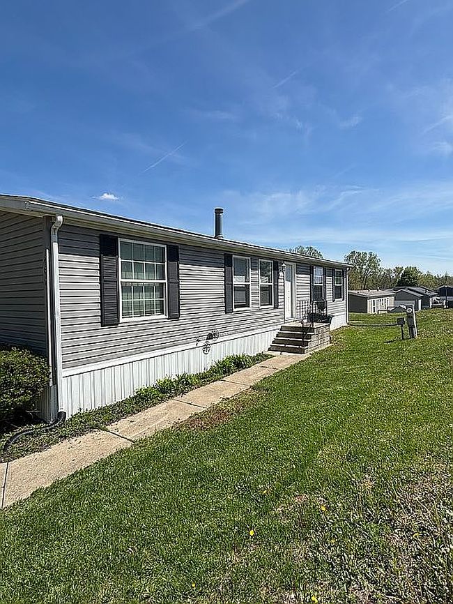 282 Woodland Trails Dr, Collinsville, IL