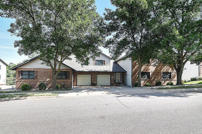 Photo of 2665 Renaissance Dr Unit 2, Dubuque, IA