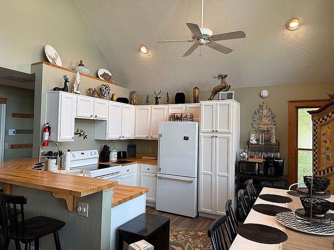Photo of 111 High Mountain Ln, Tannersville, PA
