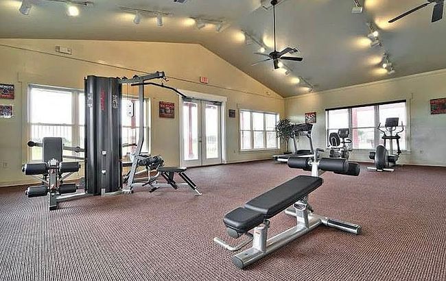 Additional photo 2 of property located at 5512 El Molino Cir #224