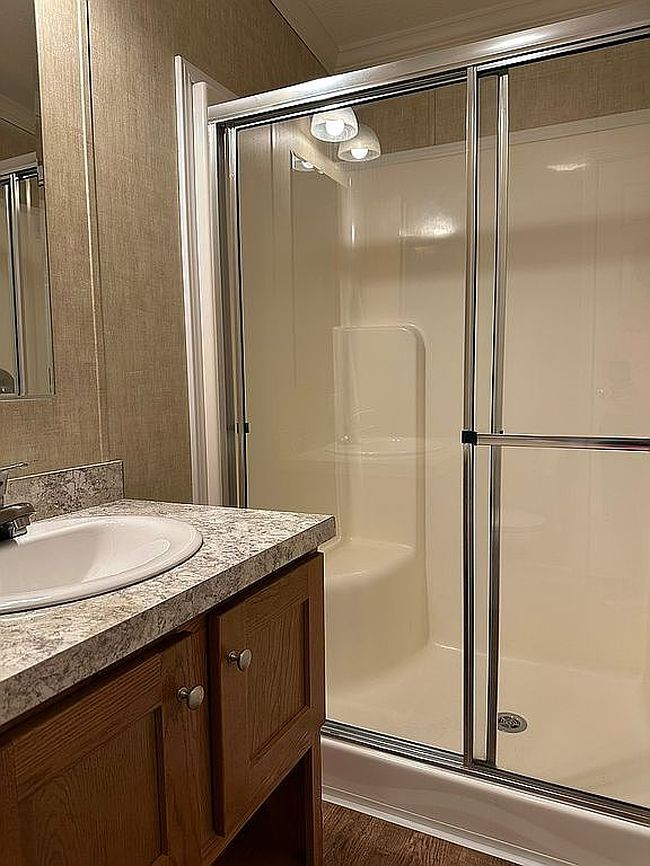 Image of 4631 Lake Front Dr
