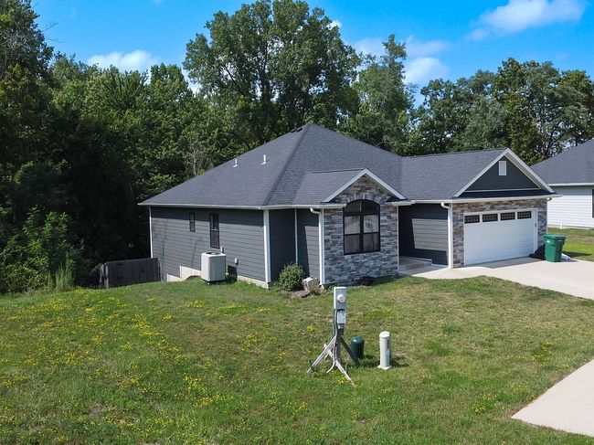 Preview of property located at 1509 Ellis Pl