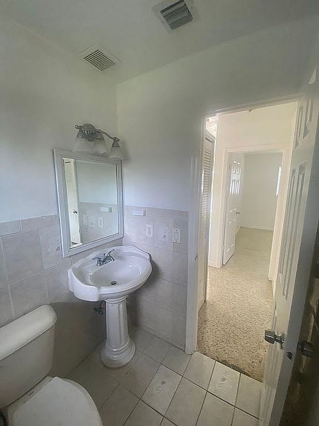 594 Nw 6th St, Homestead, FL