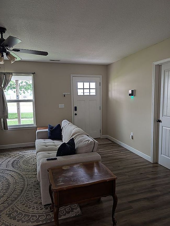 Image of 637 N Allen St