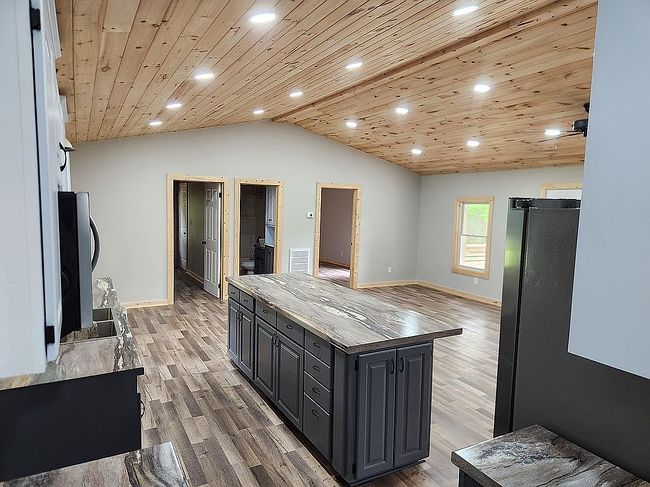 Image of 121 Amber Dr