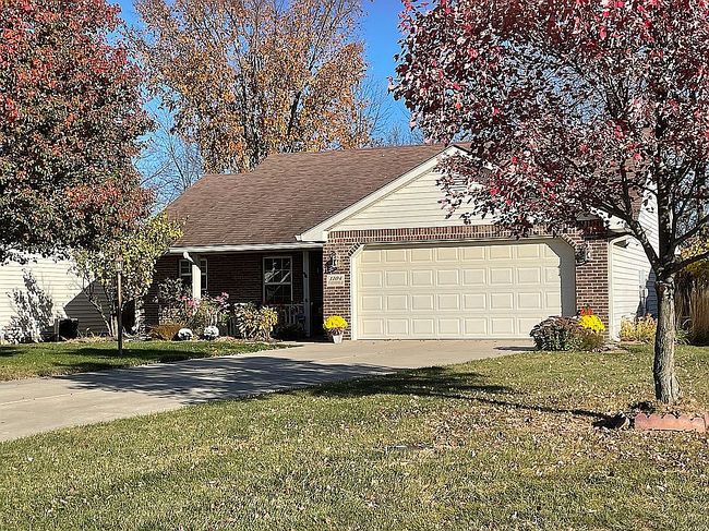 Image of 1104 N Saybrook Ln