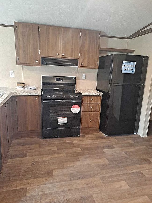 Image of 1010 E Crest Dr Trailer 20