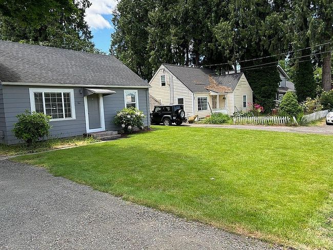 Image of 844 W Main St