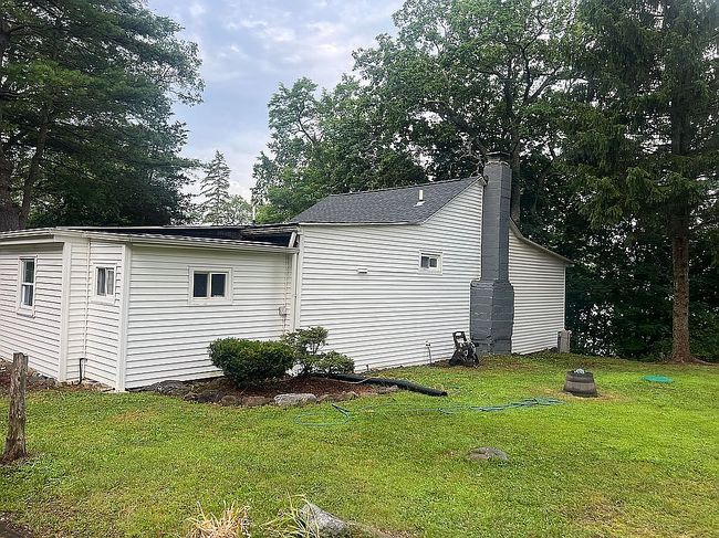 Image of 583 E Shore Rd