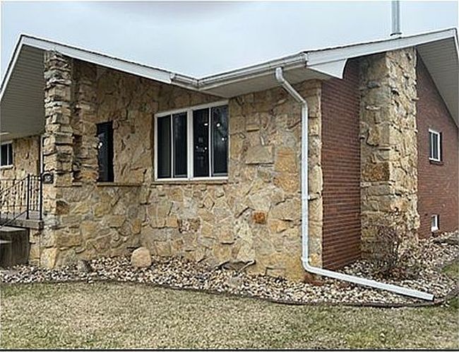 Preview of property located at 103 Lessing St