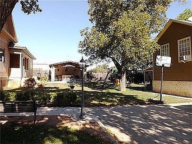 Image of 1000 N Park St