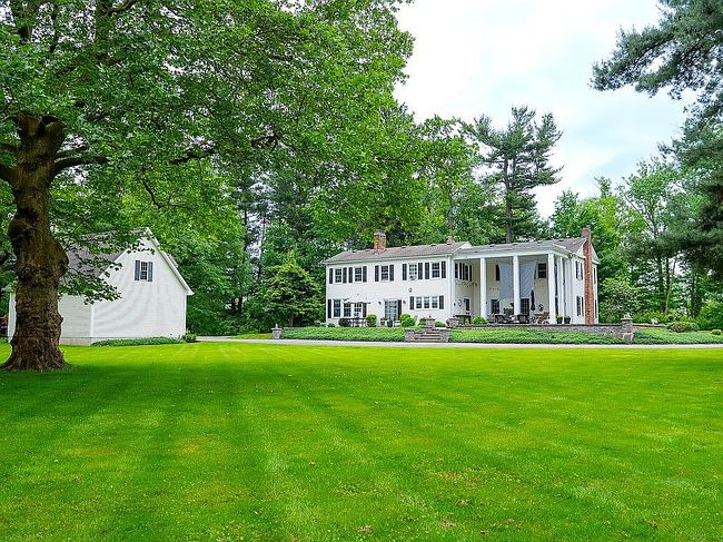 Photo of 5618 Armor Duells Rd, Orchard Park, NY