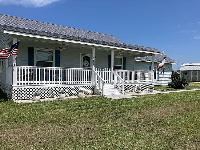 Image of 657 Bayview Dr