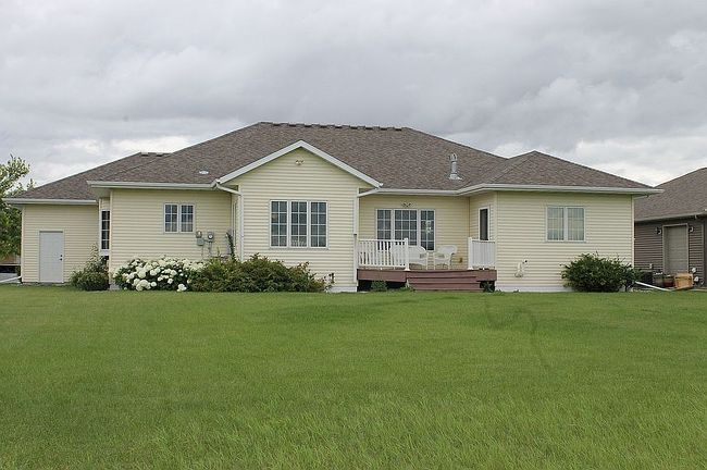 Photo of 766 36th St S, Moorhead, MN