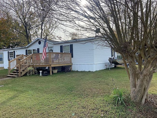 Additional photo 1 of property located at 104 Lyttle Dr