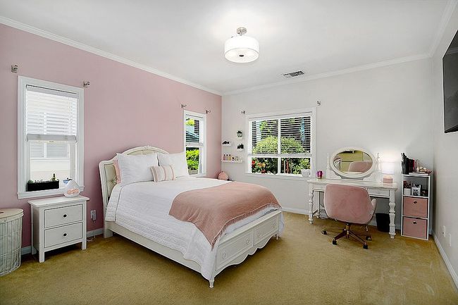 Photo of 4941 Aqueduct Ave, Encino, CA