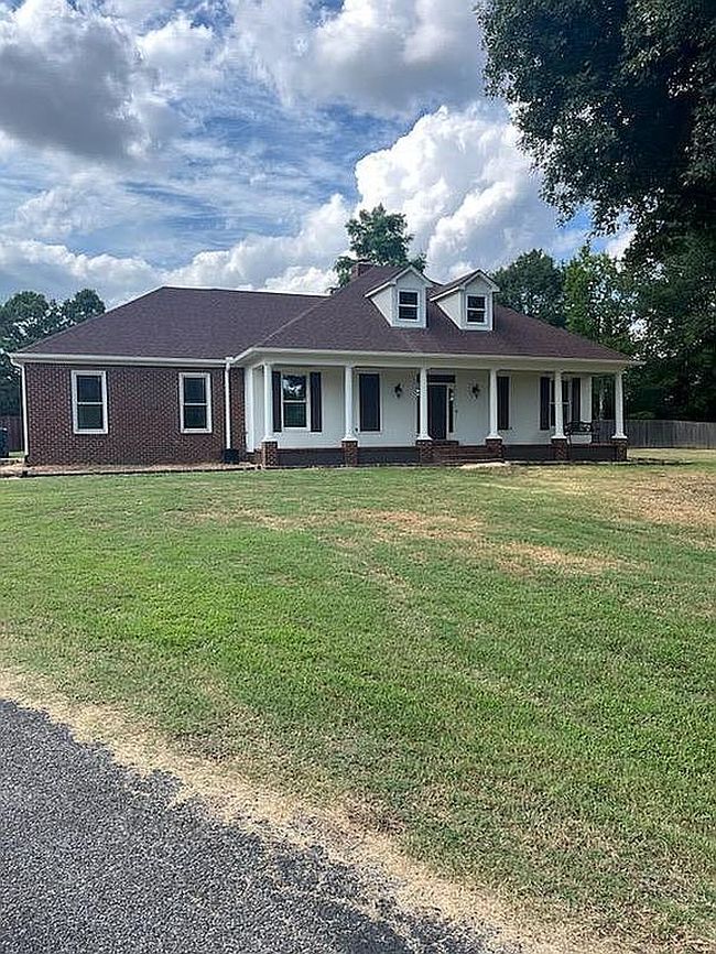 Photo of 7765 Whitten Point Cv, Olive Branch, MS