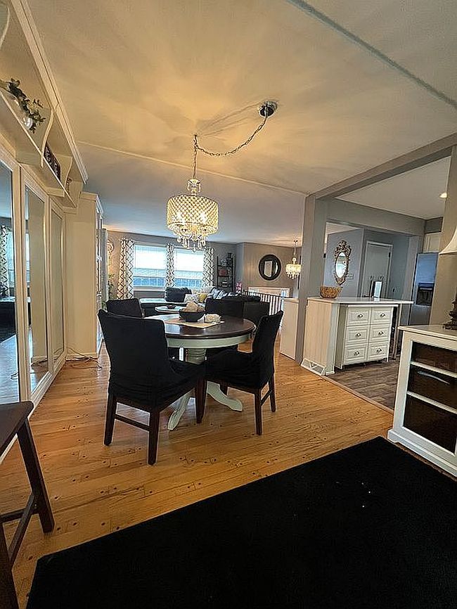 Photo of 2221 Washington Rd, Pittsburgh, PA