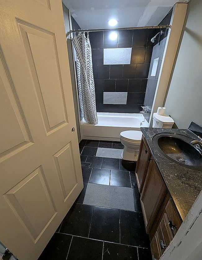 Image of 3042 Ashe Ave