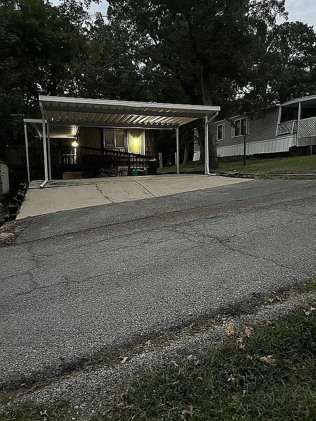 76 Coachlight Ln, Kimberling City, MO