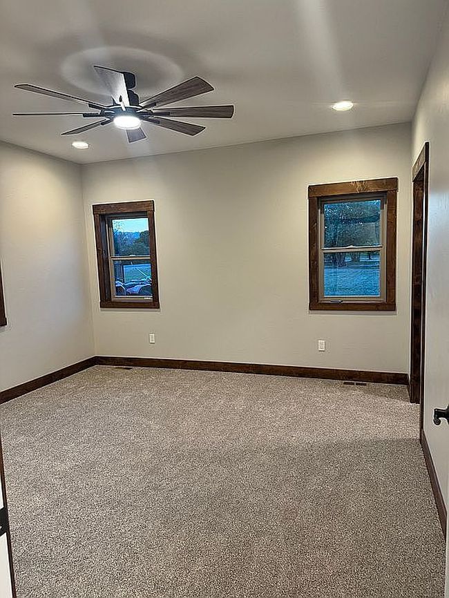 Photo of 907 3rd St, Townsend, MT