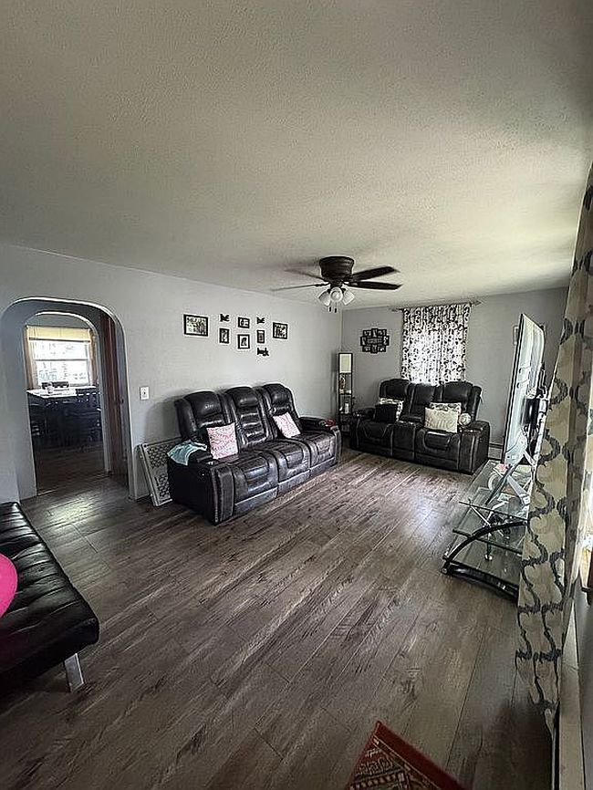 Image of 205 2nd St Sw