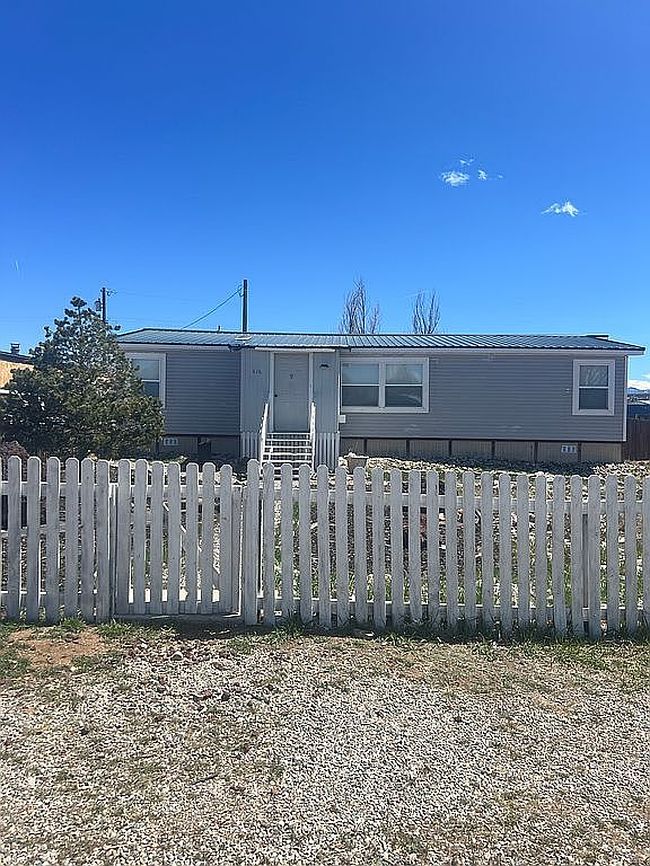 Image of 616 Narcisso Ave