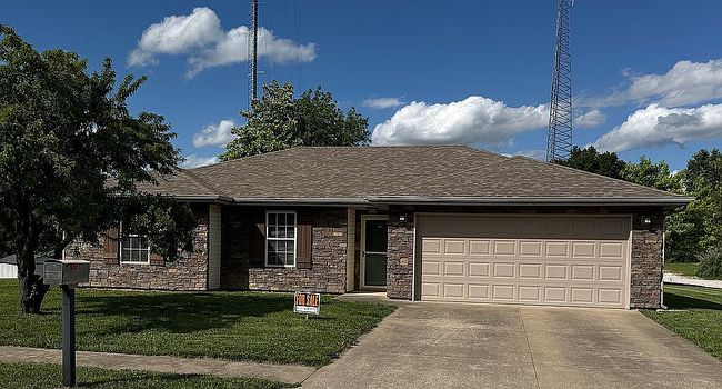 Image of 2222 Chouteau Ln
