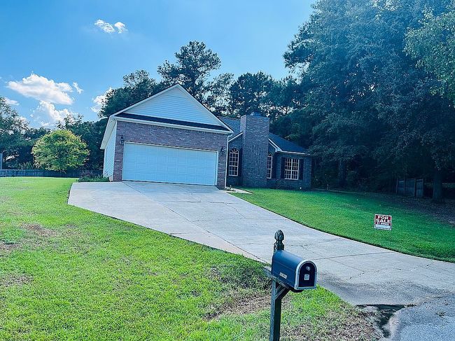 Photo of 303 Hunters Ridge Dr, Byron, GA